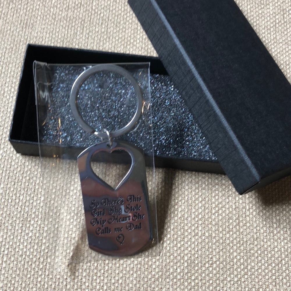 NIP Daddy keychain “girl stole my heart” silver